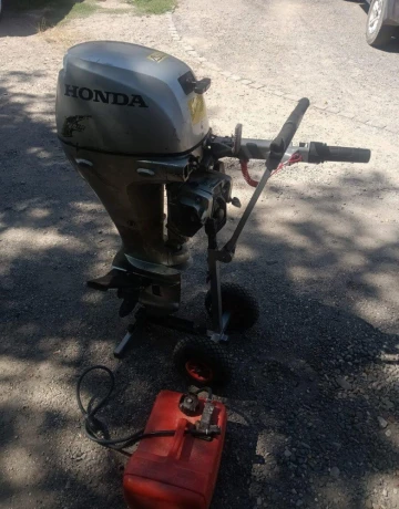 lodny-motor-honda-10-hp-big-2