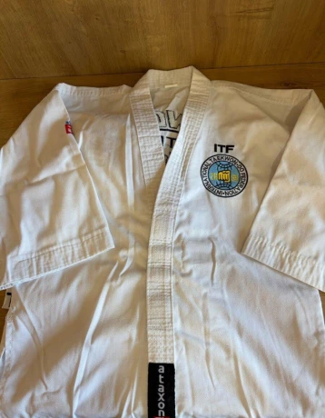 taekwondo-dobok-140-big-0