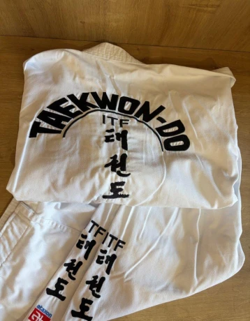 taekwondo-dobok-140-big-1