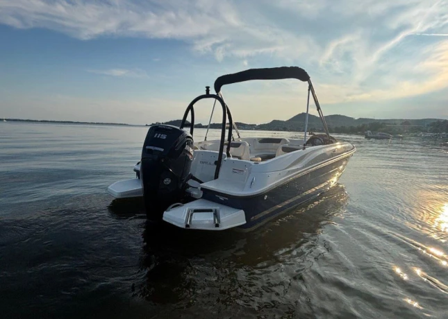 motorovy-clnbayliner-element-18-xl-big-4