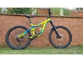 celoodpruzeny-enduro-bicykel-giant-reign-2-m-275-pneu-small-0