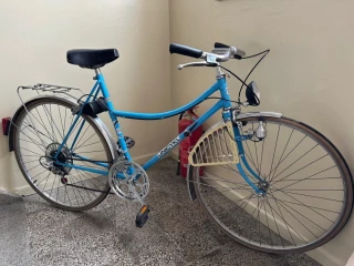 eska-unicykl-krasny-povodny-stav