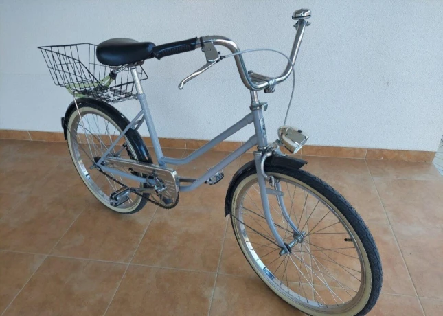 damsky-retro-bicykel-nanovo-zrepasovany-big-0
