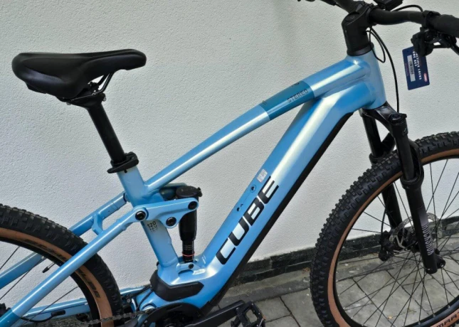 celoodpruzeny-ebike-cube-stereo-big-4