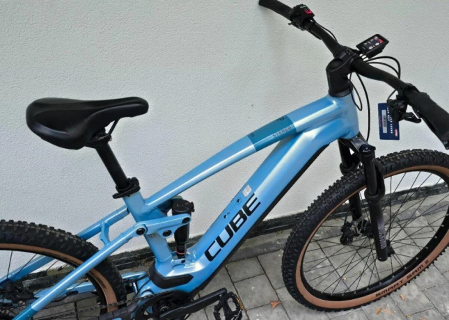 celoodpruzeny-ebike-cube-stereo-big-3