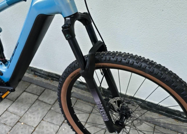 celoodpruzeny-ebike-cube-stereo-big-2