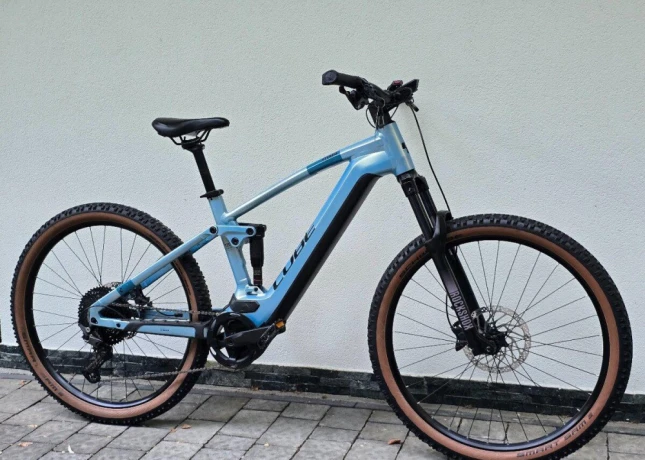 celoodpruzeny-ebike-cube-stereo-big-1