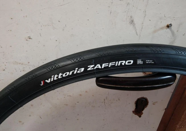 plast-vittoria-zaffiro-v-700x32c-big-1