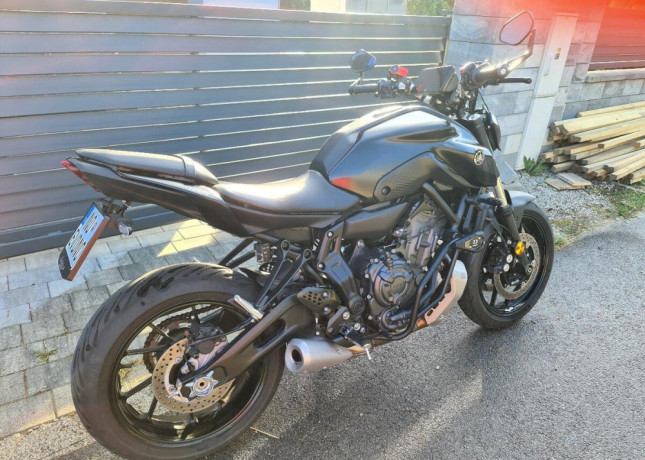 yamaha-mt-07-r-v-2023-540-kw-tech-b-doplnky-6300eur-big-0