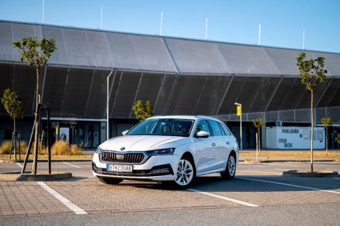 skoda-octavia-combi-20-tdi-scr-ambition-dsg-110kw150hp-a7-big-0