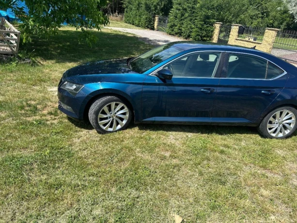 skoda-superb-2019-20-tdi-140kw-big-2