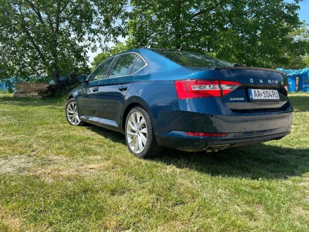skoda-superb-2019-20-tdi-140kw-big-1