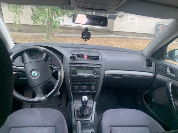 skoda-octavia-19-tdi-ambiente-77kw105hp-m5-big-3