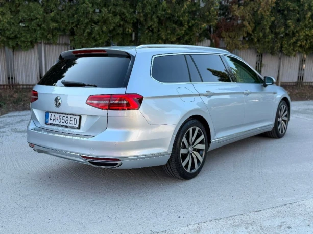 volkswagen-passat-variant-20-bitdi-240k-bmt-highline-4motion-dsg-176kw240hp-a7-big-2