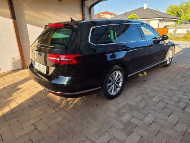 volkswagen-passat-variant-20-tdi-evo-elegance-dsg-110kw150hp-a7-big-0