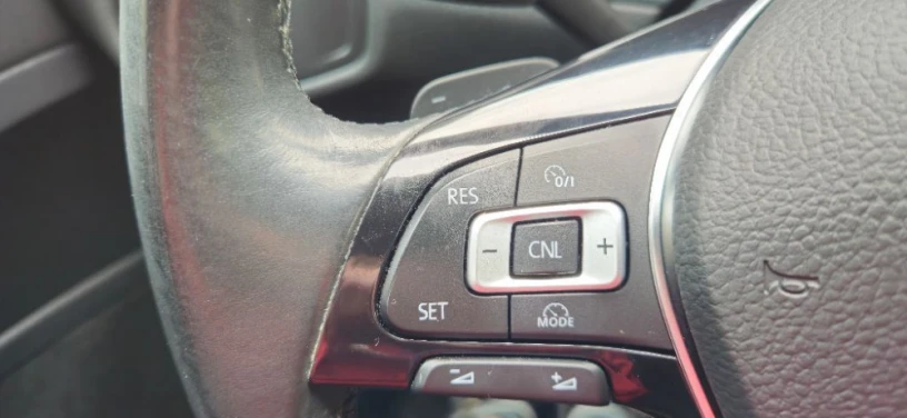 volkswagen-golf-golf-16-tdi-premium-comfortline-dsg-77kw105hp-a7-big-3