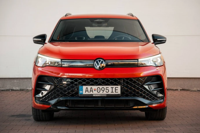 volkswagen-tiguan-5-rocna-fabricka-zaruka-20-tdi-r-line-4motion-dsg-big-0