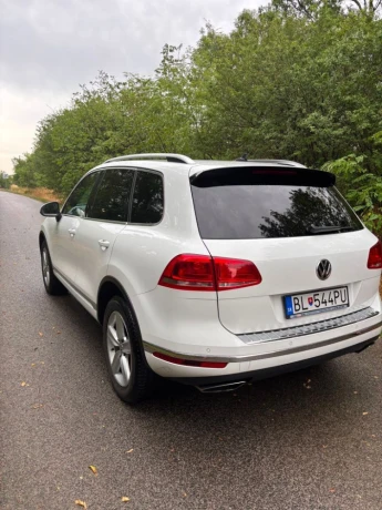 volkswagen-touareg-ii-30-v6-tdi-bmt-4motion-193kw262hp-a8-vzduch-360-webasto-panorama-big-3