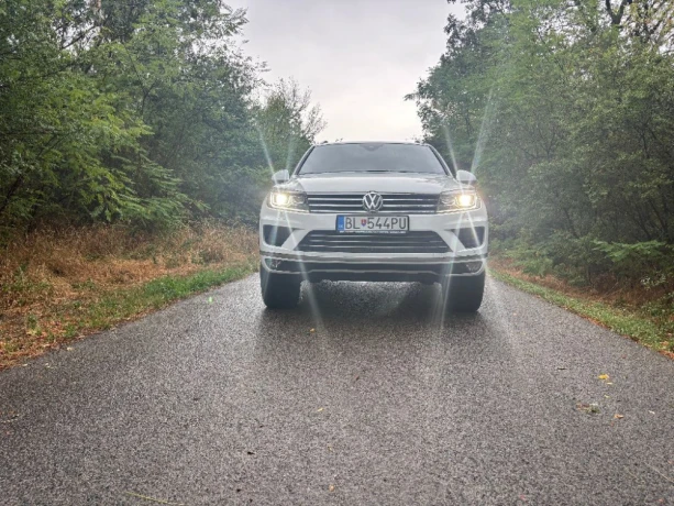 volkswagen-touareg-ii-30-v6-tdi-bmt-4motion-193kw262hp-a8-vzduch-360-webasto-panorama-big-1