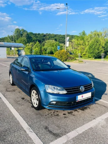 volkswagen-jetta-12-tsi-pri-rychlom-jednani-mozna-dohoda-na-cene-big-0