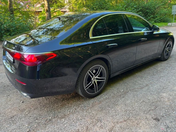 mercedes-benz-e-trieda-220d-4-matic-burmester-digital-light-odpocet-dph-big-2