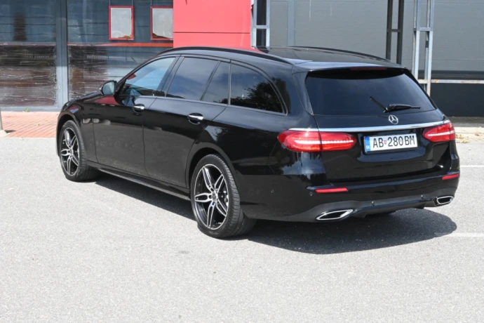 mercedes-benz-e-trieda-kombi-220-d-at-big-1