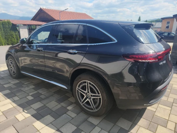mercedes-benz-eqc-400-4matic-amg-line-v-zaruke-big-1