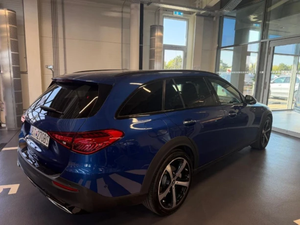 mercedes-benz-c-trieda-220d-4matic-all-terrain-big-0