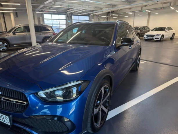 mercedes-benz-c-trieda-220d-4matic-all-terrain-big-3