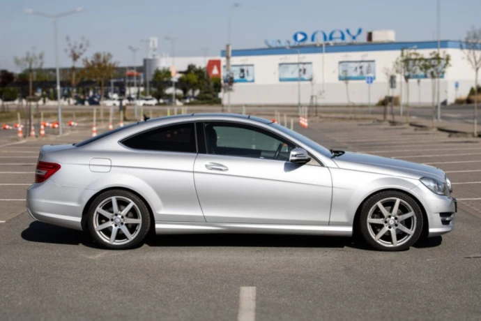 mercedes-benz-c-trieda-mercedes-benz-w204-c-250-cdi-coupe-big-2