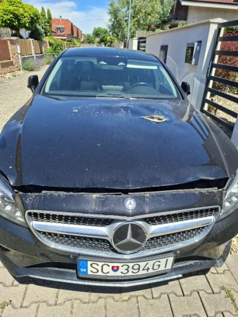 mercedes-benz-cls-po-skodovej-udalosti-big-0