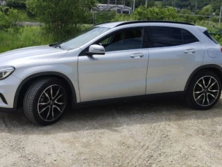 mercedes-benz-gla-180d-dohodou-volat