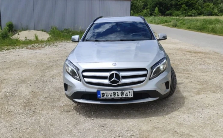 mercedes-benz-gla-180d-dohodou-volat-big-3