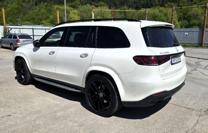 mercedes-gls-400-d-4matic-at-big-2