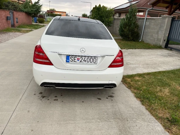 mercedes-benz-s-trieda-350-bluetec-4-matic-big-3