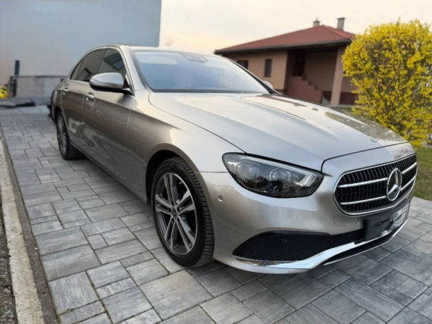 mercedes-benz-e-trieda-220d-big-1