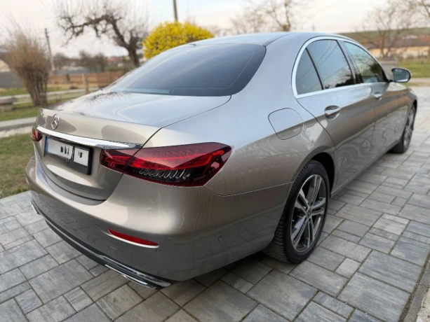mercedes-benz-e-trieda-220d-big-3