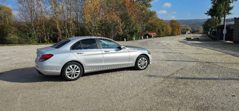 mercedes-benz-c-trieda-220d-4matic-big-2
