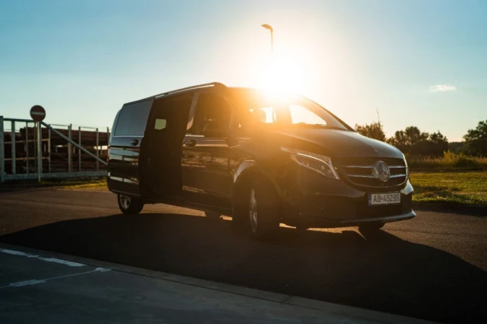 mercedes-benz-v-trieda-v250-d-avantgarde-extralang-at-140kw190hp-a9-big-2