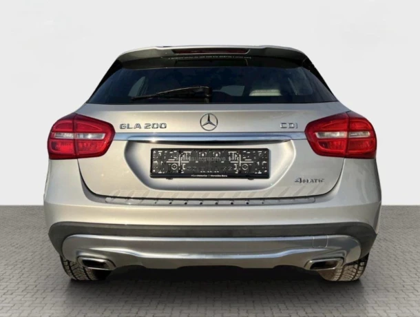 mercedes-benz-gla-200-cdi-4-matic-big-2
