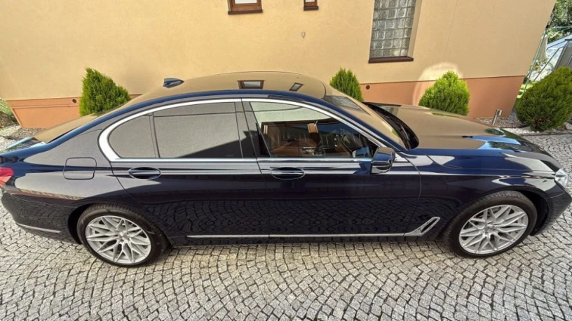 bmw-rad-7-740d-big-0
