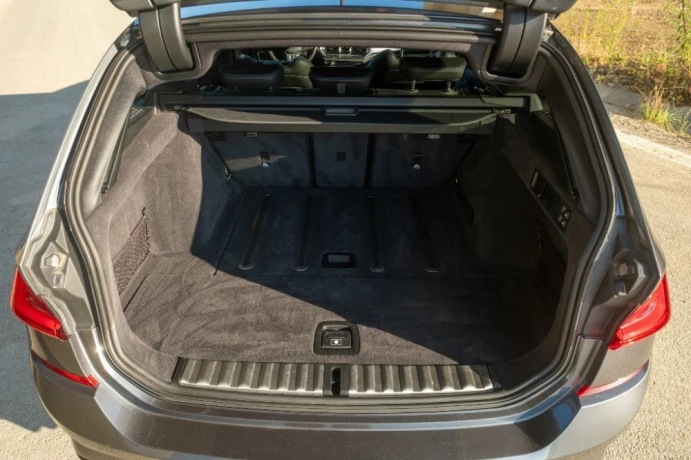 bmw-rad-3-touring-320d-mhev-touring-xdrive-at-140kw190hp-a8-big-1