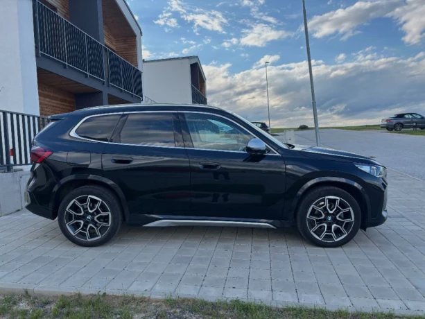 bmw-x1-xdrive-20d-x-line-2023-360-kamera-panorama-big-3