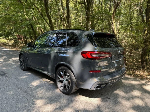 bmw-x5-xdrive45e-big-2
