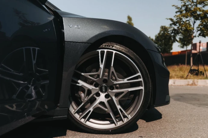 audi-r8-coupe-52-fsi-v10-plus-quattro-s-tronic-449kw610hp-a7-big-3