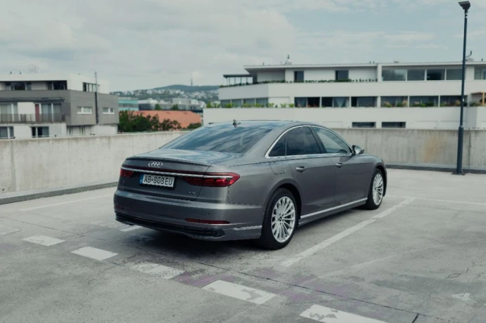 audi-a8-55-tfsi-quattro-facelift-zaruka-matrix-bang-olufsen-hd-hud-big-0