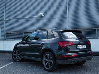 audi-q5-rv-2016-177700-km-super-stav-stk-a-ek-do-042028-drevena-dekoracia-interieru-2-sady-pneu
