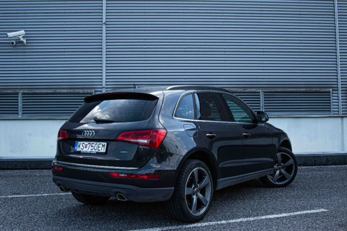 audi-q5-rv-2016-177700-km-super-stav-stk-a-ek-do-042028-drevena-dekoracia-interieru-2-sady-pneu-big-1
