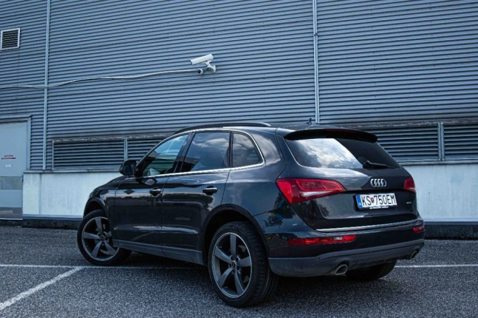 audi-q5-rv-2016-177700-km-super-stav-stk-a-ek-do-042028-drevena-dekoracia-interieru-2-sady-pneu-big-0