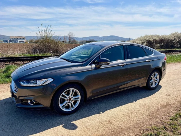 ford-mondeo-hb-20-tdci-110kw-6stat-titanium-big-2